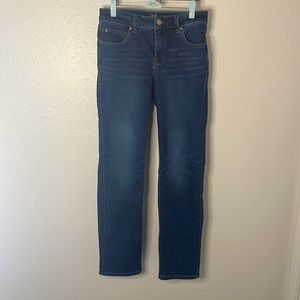 Curvy straight jeans